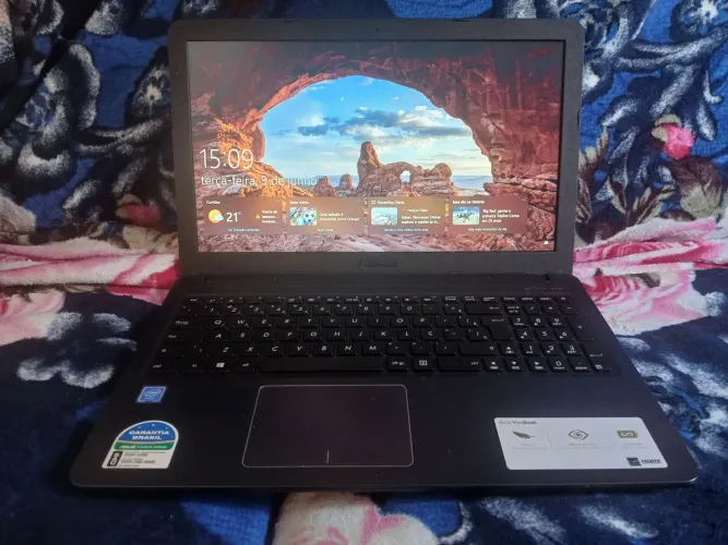NOTBOOK ASUS IMPECÁVEL COR AZUL ESCURO