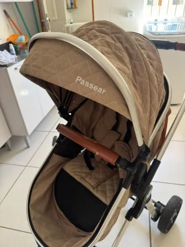 Carrinho de bebê - Modelo Europeu (Marca passear - contém avarias) 