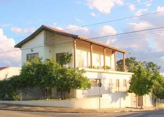 Quarto mobiliado disponível para moças que estudam ou trabalham em Itu/SP