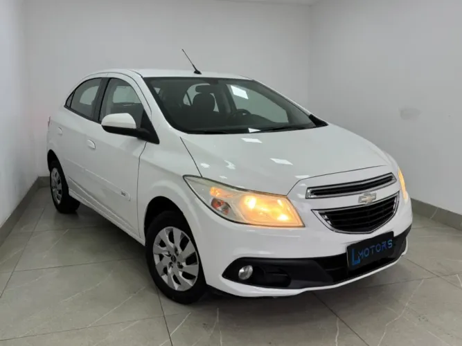 Chevrolet Onix Hatch LT 1.0 8V Flex Mec. 4P 2013