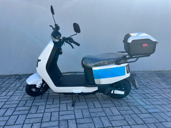 Troco ou vendo Scooter moto elétrica zero km 