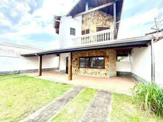Sobrado à venda em Caraguatatuba, Indaiá, com 3 quartos, 142,00m²