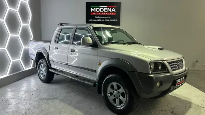 Mitsubishi L200 Outdoor HPE 2.5 4X4 CD T.dies. Mec. 2011