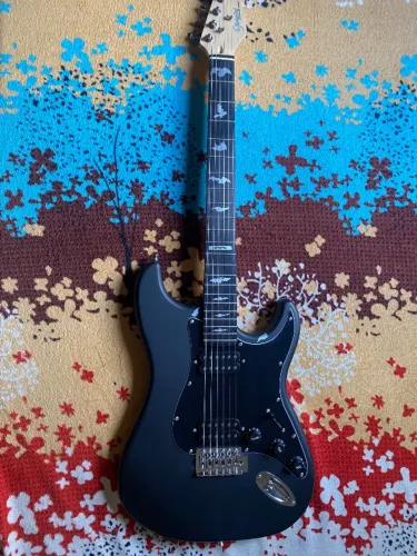 Guitarra Elétrica Giannini C/Cubo Amplificador, Acompanha capa