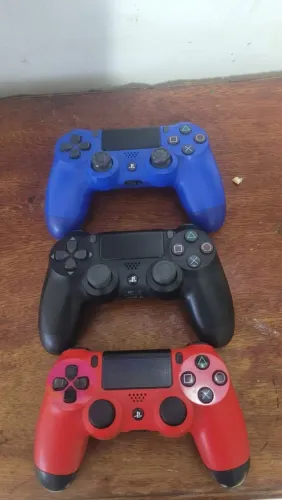 Controles de PlayStation 4 original são 3