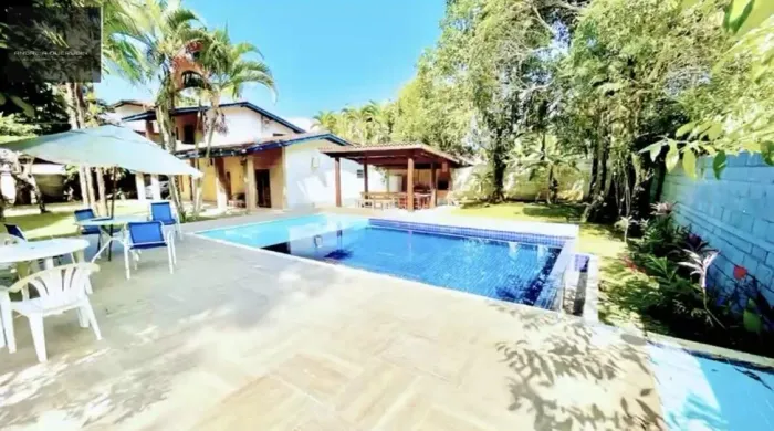 Casa para Locação em Ubatuba, Enseada, 4 dormitórios, 2 suítes, 3 banheiros, 8 vagas