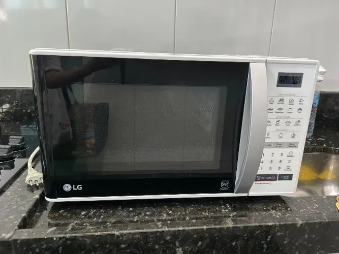 Microondas 23 litros LG 