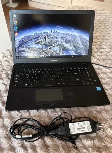 Notebook Samsung 15.6" - Windows 10 Original + Carregador (Super Conservado)