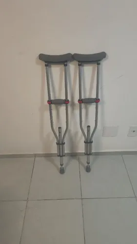 Par de muletas axilares alumínio - seminovas