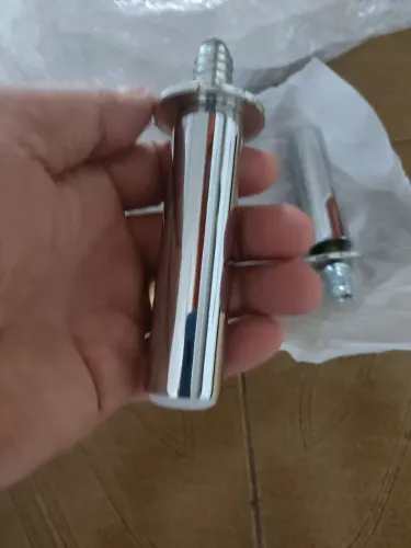 32 unidades de pés em aço com 10cm