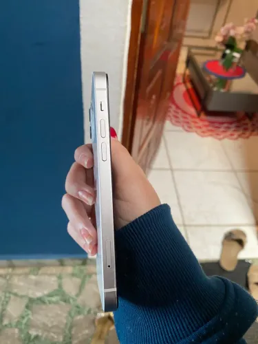 iPhone 12 leia descrição 