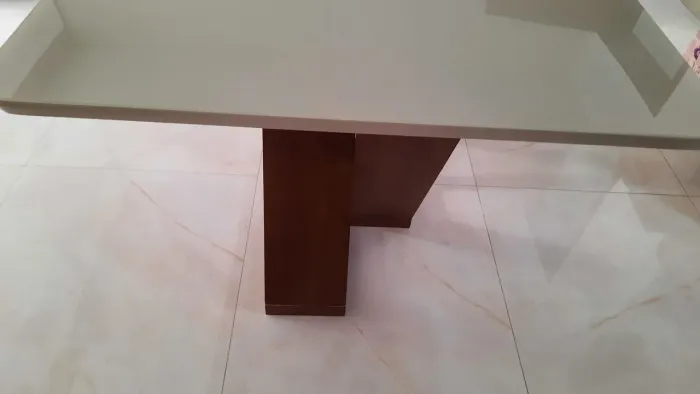 Mesa 100% MDF, laqueada com vidro!