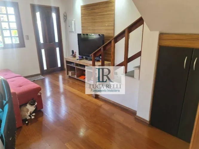 Casa com 2 dormitórios para alugar, 62 m² por R$ 1.900,00/mês - Granja Viana - Cotia/SP