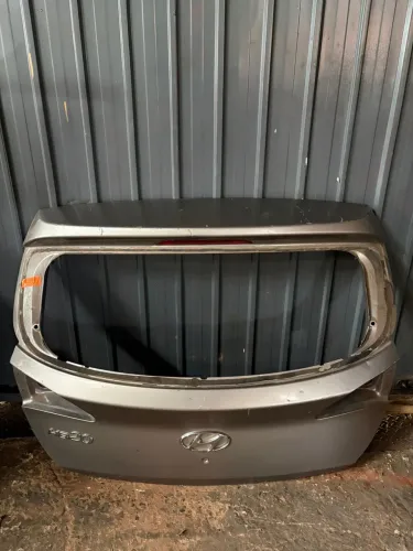 TAMPA TRASEIRA HB20 HATCH
