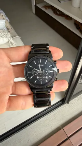 Vendo relógio Bulova com pulseira de metal