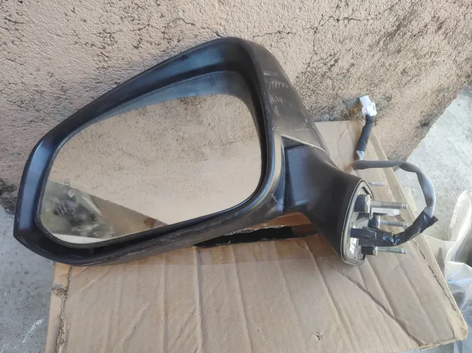 Retrovisor esquerdo Corolla Cross 20202/26 com rebatimento 