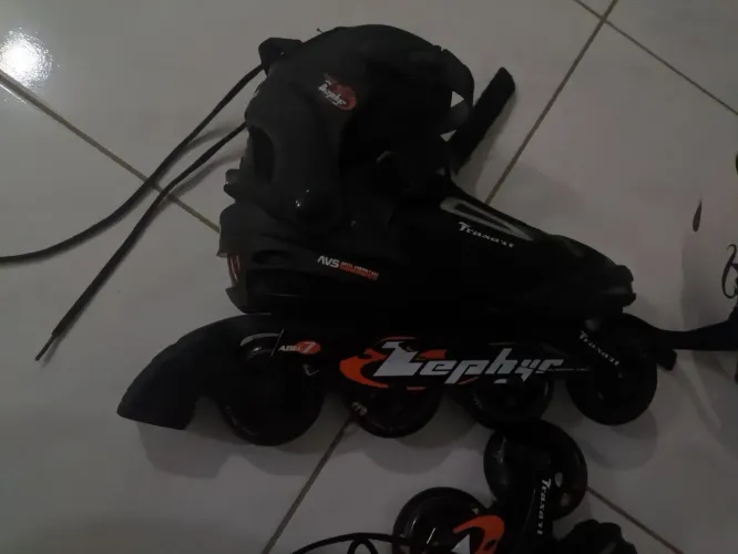 Patins traxart Zephyr e capacete 