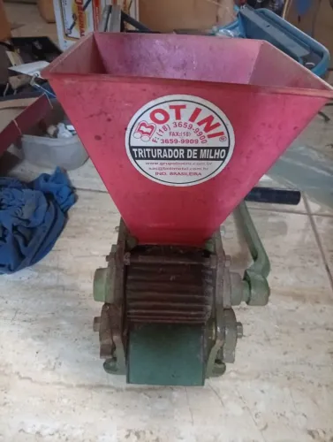 Triturador de Milho Manual