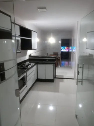 Aluga-se casa semi mobiliada, excelente oportunidade para morar em uma casa confortável