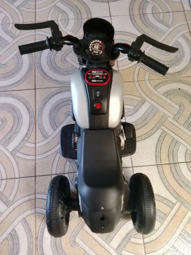 Moto eletrica semi nova