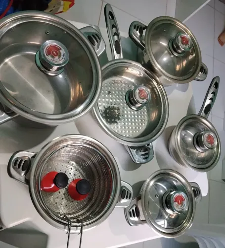 Conjunto de 6 panelas de indução nova