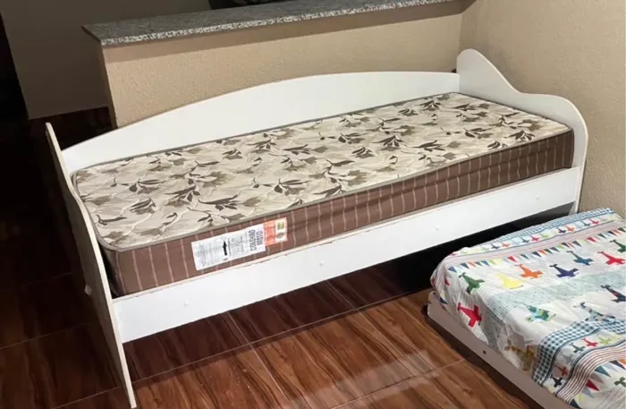 Sofá cama viúvo  com colchão 