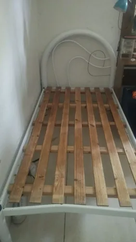 Cama de ferro pra vender logo