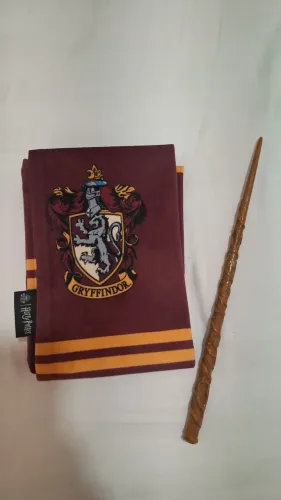Acessórios originais Harry Potter varinha e cachecol grifinoria