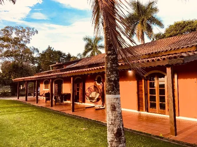 Financia Chácara 9.500m2 completa em Atibaia