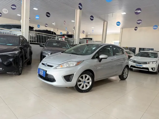 Ford Fiesta 1.6 SE Hatch 16V Flex 4P Powershift 2012