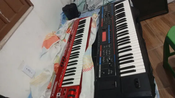 Teclado ?sintetizador e controlador