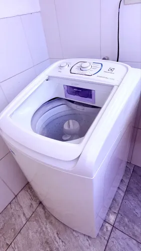 Máquina de Lavar Electrolux 11kg Essential Care - Excelente Estado