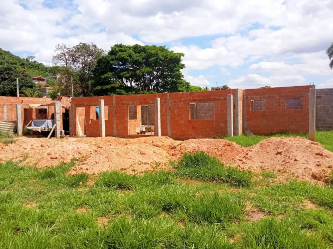 VENDE-SE ÁREA PARA CHÁCARA