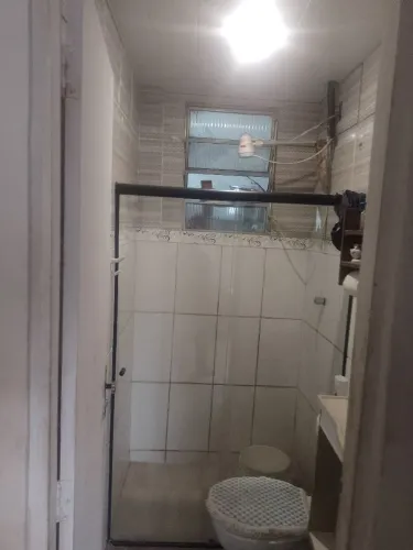 Estou vendendo está casa em jabaete perto da polícia militar pelo telefone *