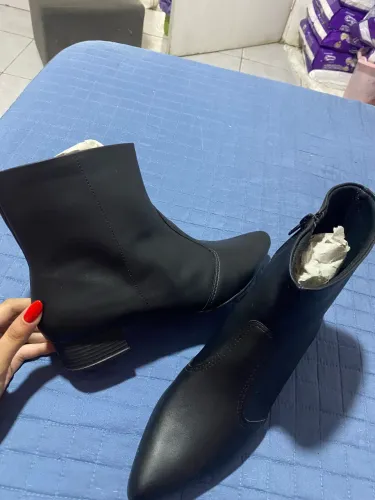 BOTA PRETA TAM 37
