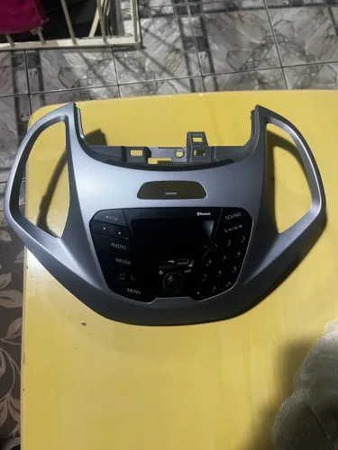 Moldura e rádio Ford Ka 2018