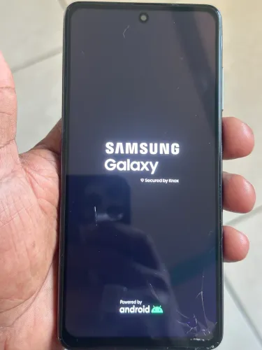 Galaxy a 52 128 GB com um pequeno trinco na tela 