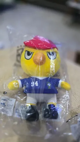Pelúcia canarinho da copa 2026