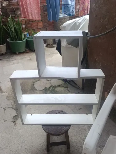 Vendo prateleiras e nichos tudo por 150