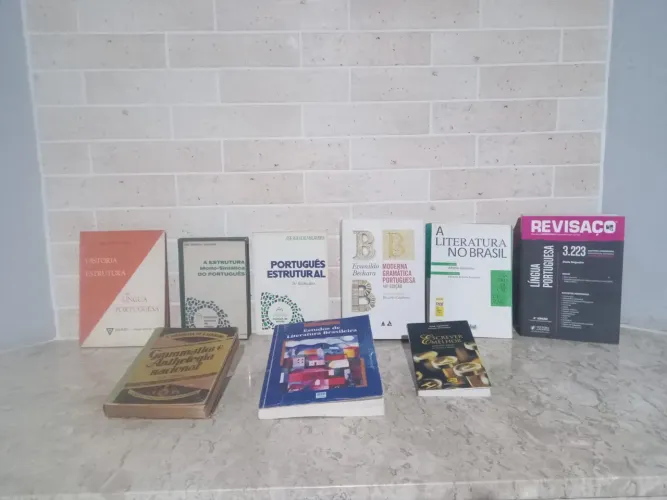 Livros de língua portuguesa