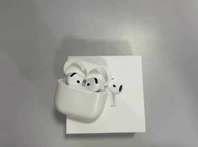 AirPods 4