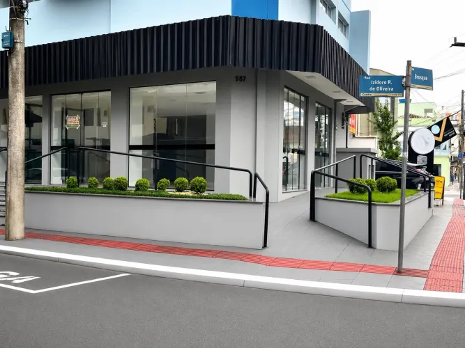 Sala Comercial 150m2 Centro Itajai - Rua Brusque