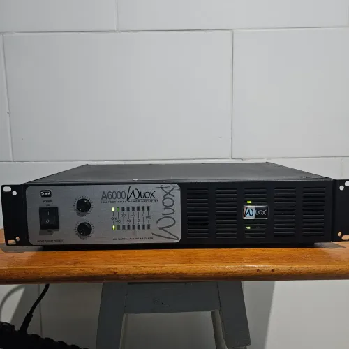 AMPLIFICADOR POTÊNCIA MACHINE WVOX A6000 1600WRMS CLASSE AB SOM PROFISSIONAL