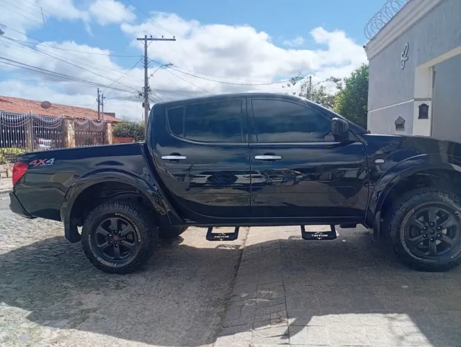 Mitsubishi L200 Triton HPE 3.2 CD TB Int.diesel AUT 2013