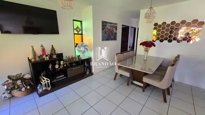 Casa Térrea no Antares Suíte Master com Closet e Banheira por R$ 750mil