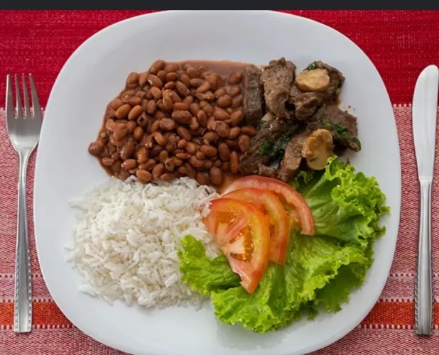 Auxiliar de cozinha