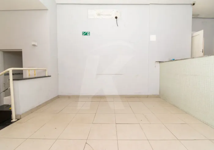 Loja comercial para alugar com 240 m2 em Santana