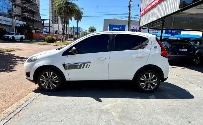 Fiat Palio Sporting 1.6 Flex 16V 5P 2016