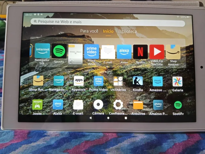 Tablet Fire Amazon 10 32GB com capa magnética de Star Wars