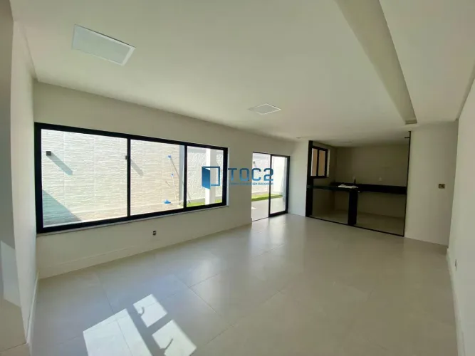 Casa a venda no Bairro São Pedro, com 3 suítes, piscina, área gourmet, 2 vagas | Juiz de F